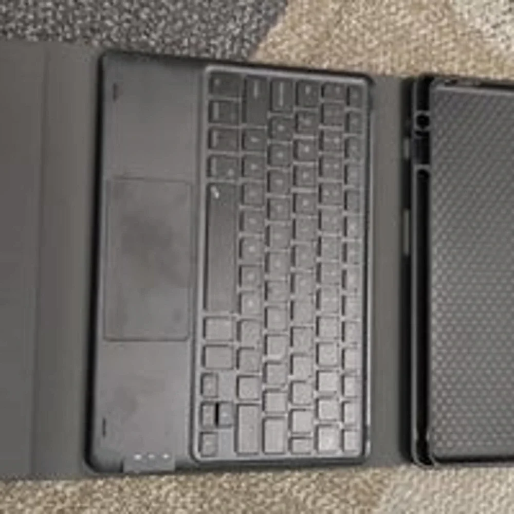 Wireless iPad keyboard